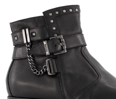 NeroGiardini Korte damestøvletter Sort I013101D